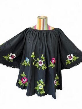 Vintage Leandra Embroideries Floral Wide Sleeve Swing Top